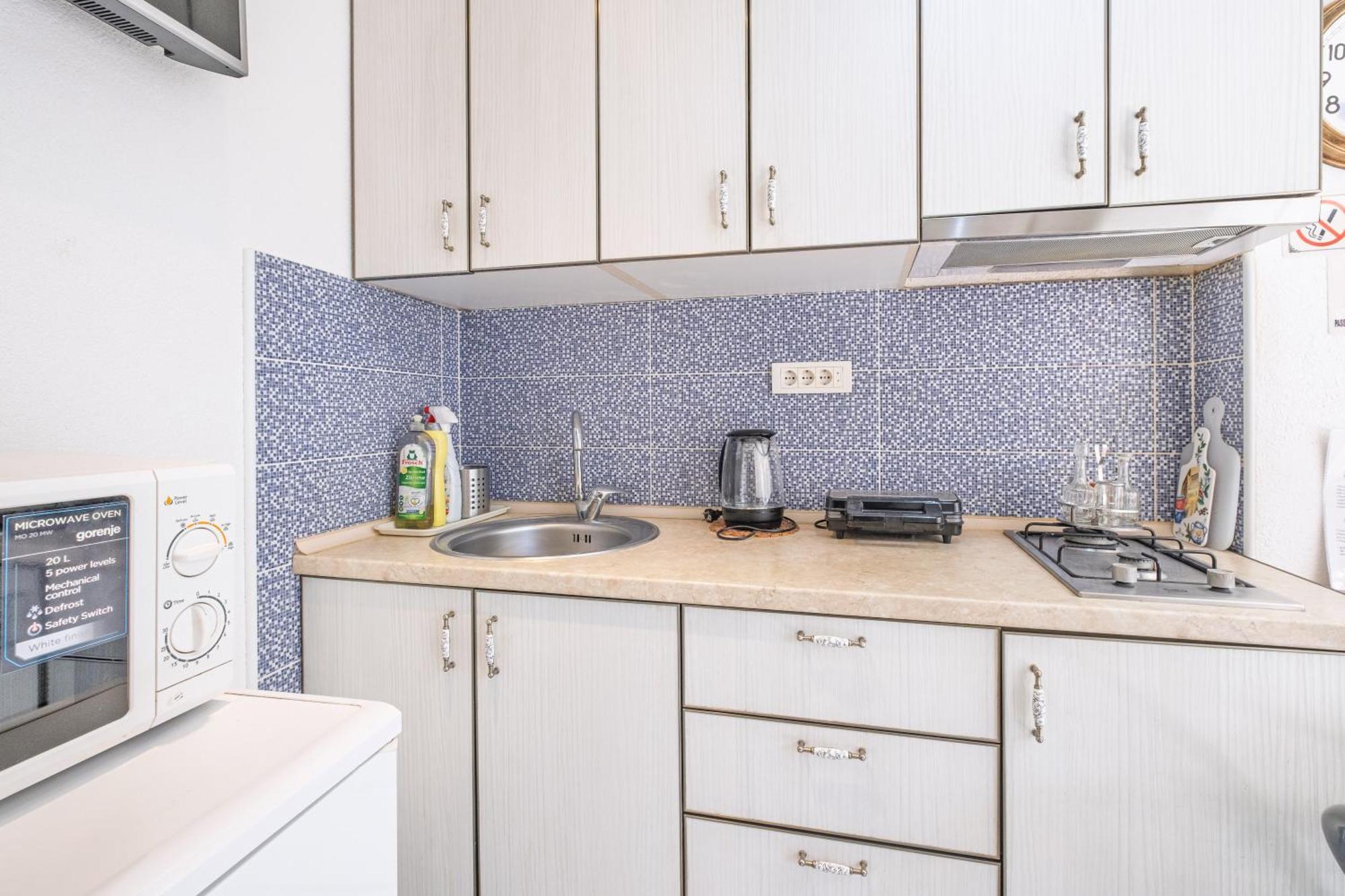 Bluemarine Rooms & Apartments 페라스트 외부 사진
