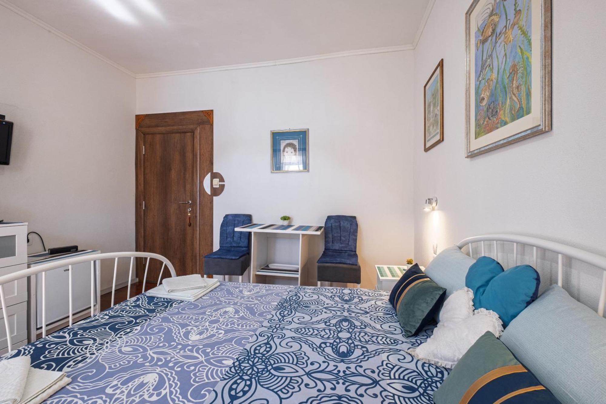 Bluemarine Rooms & Apartments 페라스트 외부 사진